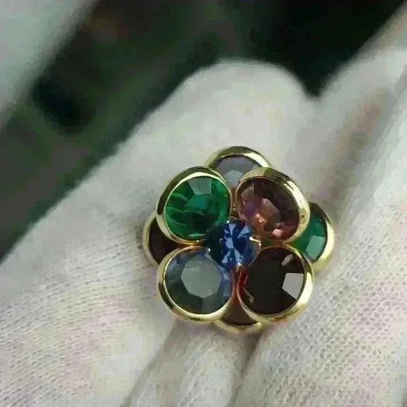 1/$59Vintage colorful crystal rhinestones flower clip on earrings in Gold-ton… - Picture 10 of 17